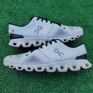 On Cloud X3 - Women's running shoes - Size 9